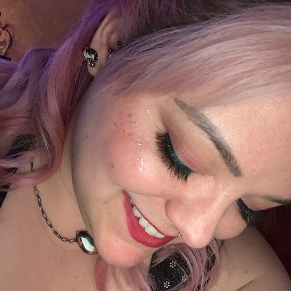 Meet your Posher, Sarah - Picture 1 of 1